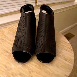 Relativity sandal style heels